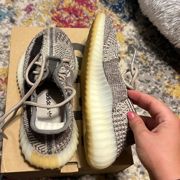 yeezys size 6.. worn once. great condition. love them but they are too big. - Picture 7 of 8